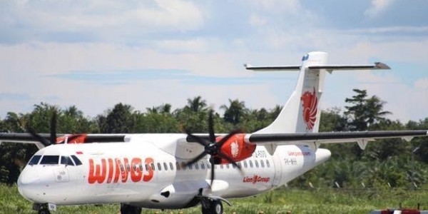 Erupsi Gunung Ile Lewotolok, Penerbangan Wings Air Rute Kupang-Lewoleba PP Batal