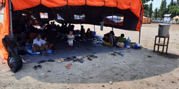 Erupsi Gunung Ili Lewotolok, BNPB Beri Bantuan Masker dan Lampu