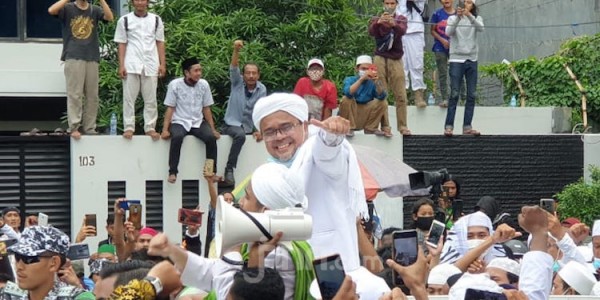 Mantap! Habib Rizieq Ajak Umat Patuhi Prokes Covid-19