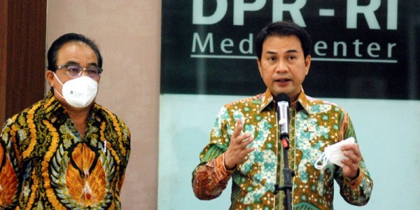 Azis Syamsuddin: Perankan Influencer Sebagai Role Model Atasi Covid-19
