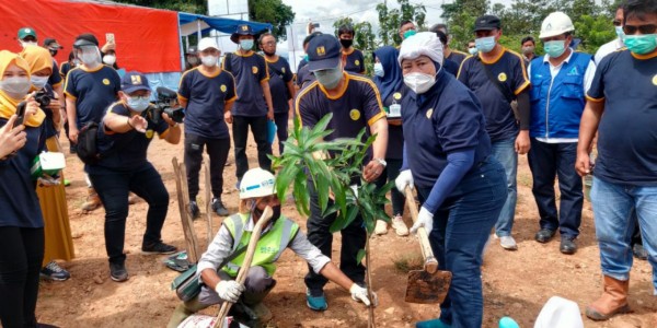 Hijaukan Area Infrastruktur, Kementerian PUPR Tanam Ribuan Pohon Secara Serentak