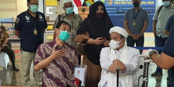 HRS Jalani Tes Swab Sebelum Diperiksa Polisi, Begini Hasilnya