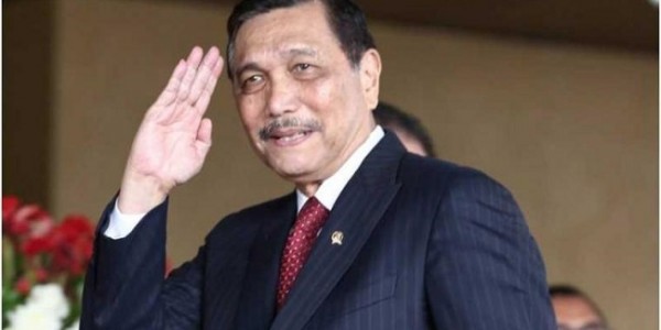 Pemerintah Larang Kerumunan Saat Natal dan Tahun Baru, Kenapa?