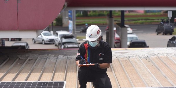 Bangun PLTS Atap di 63 SPBU, Pertamina Dorong Transisi Energi