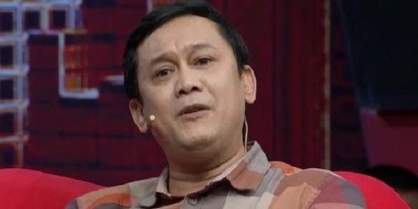 Denny Siregar: Jadi Aa Gym Apa Jokowi Duluan yang Divaksin?