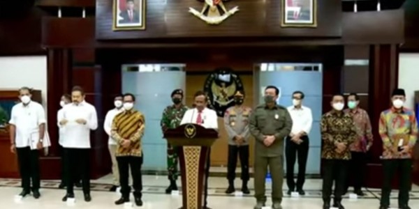 Fahri Hamzah: Ajarlah Bangsa Ini Prof Mahfud Bahwa Ilmu Lebih Penting dari Kekuasaan