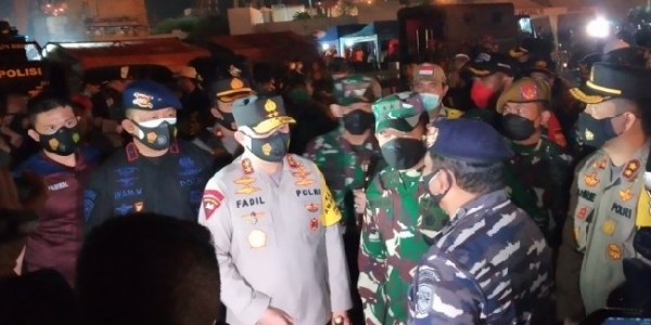 Polda Metro Turunkan 60 Penyelam Cari Korban Pesawat Sriwijaya Air  