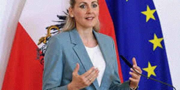 Dituduh Plagiat, Menaker Austria Mundur dari Jabatannya