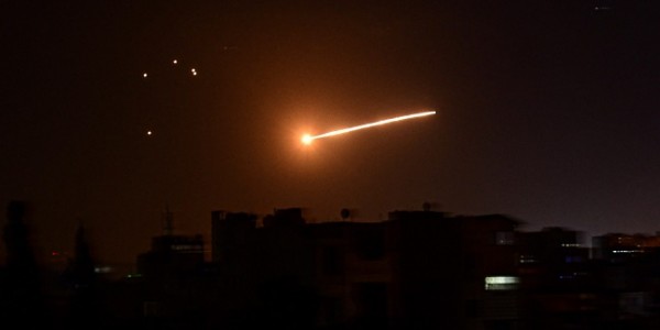 Israel Lakukan Hampir 20 Serangan Udara di Suriah