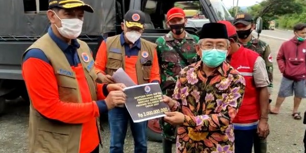 BNPB Serahkan Bantuan Rp4 Miliar untuk Gempa Bumi Sulbar