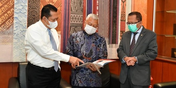 MPR RI Terima Bantuan 40 Ribu Masker dari Parlemen Vietnam