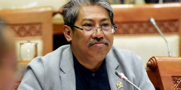 PKS: Pemerintah Perlu Bantu PLN Renegosiasi Persentase TOP
