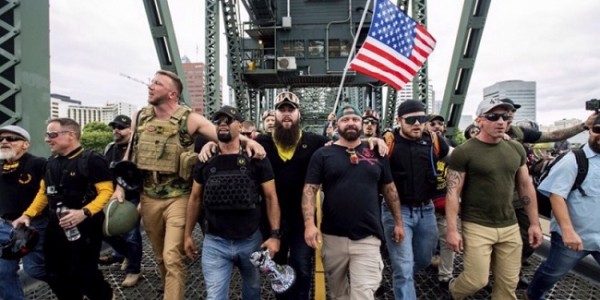 FBI Tangkap Pemimpin Pendukung Trump 'Proud Boys'