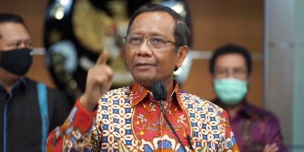 Mahfud MD: Tak Boleh Wajibkan Anak Non-Muslim Pakai Jilbab 
