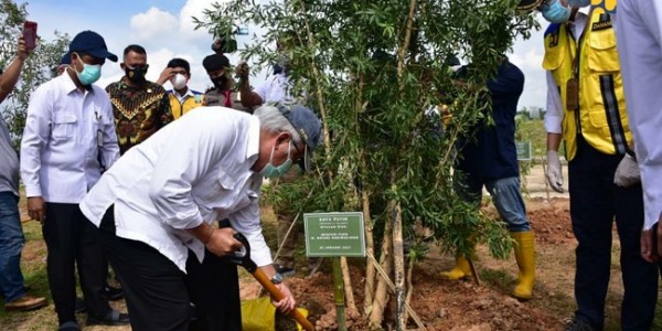 Kementerian PUPR Bersama BUJT Tanam 6.600 Pohon di Tol Bakauheni