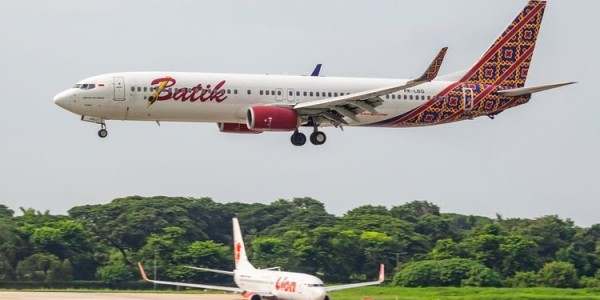 Cuaca Buruk, Pesawat Batik Air Mendarat Mendadak di Bandara Adi Soemarmo