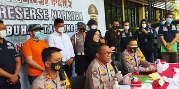 Polisi Temukan Tiga Butir Ekstasi dari Saku Celana Ridho Rhoma