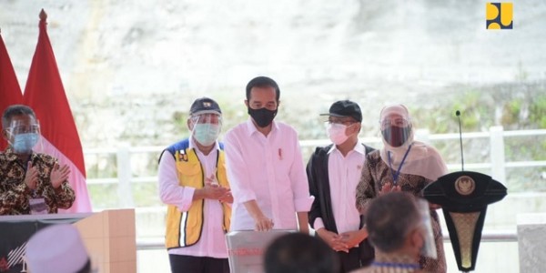 Resmikan Bendungan Tukul, Jokowi: Tingkatkan Suplai Air Irigasi ke 600 Hektar Sawah
