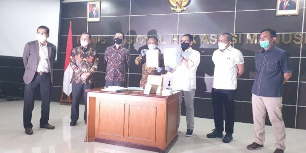 Komnas HAM Serahkan Barang Bukti Kasus Penembakan Laskar FPI ke Polri