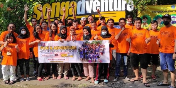 Tingkatkan Kualitas Internal, LSJ Express Adakan Family Gathering