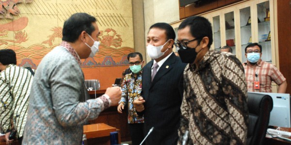 Komisi VI Raker dengan Mendag dan Menlu