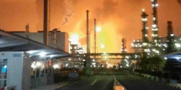 Kilang Minyak Balongan Terbakar, Pertamina Pastikan Stok Bahan Bakar Cukup  