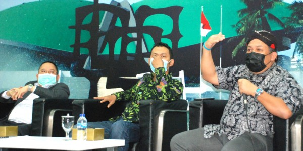Dialektika Demokrasi DPR RI