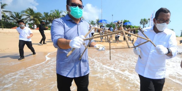 Dukung PEN - ICRG, Bank BTN Transplantasi 710 Trumbu Karang Dan Lepas 7.100 Tukik di Bali