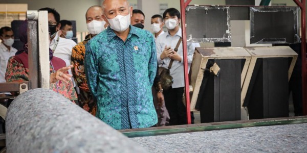 Teten Ajak Pelaku UMKM Susun Model Bisnis Industri Otomotif