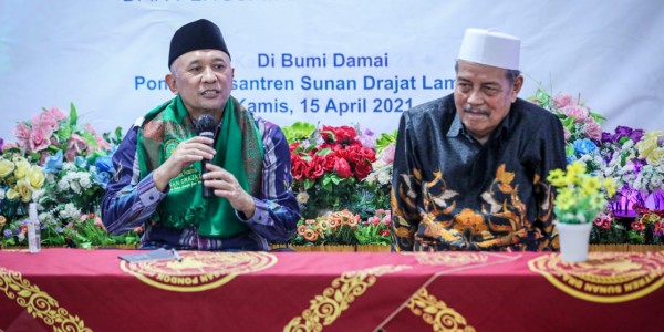 Teten: Koperasi Pesantren Potensial Membangun Jaringan Ritel Modern