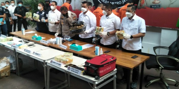 Sabu 5,9 Kilo Berlabel "Hoki" Disita dari Seorang Pria di Pekanbaru