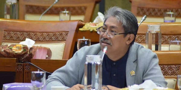 DPR Minta Pemerintah Jangan Bikin Lembaga Ristek Jadi Poco-poco