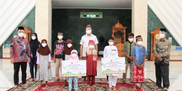 Bank DKI Santuni Anak Yatim