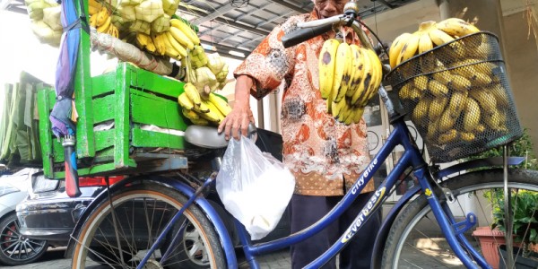 Penjual Pisang Keliling, Pake Sepeda Ontel