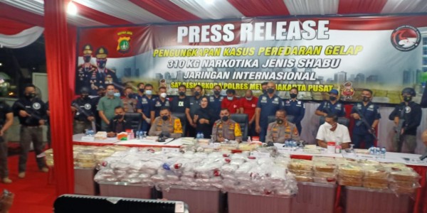 Jelang Lebaran, Polisi Ungkap Peredaran 310 Kilo Sabu Asal Timur Tengah