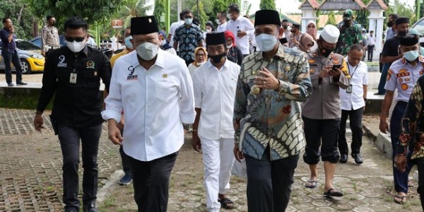 Kecam Pembakaran Kantor Desa, Ketua DPD RI Minta Pelaku dan Motif Diungkap
