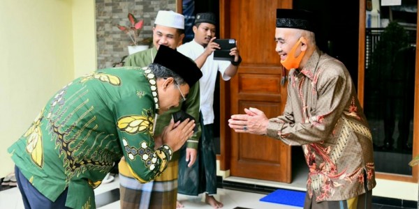 Sosialisasikan 4 Pilar, Gus Jazil Kunjungi Ponpes dan Makam Raja Sumedang
