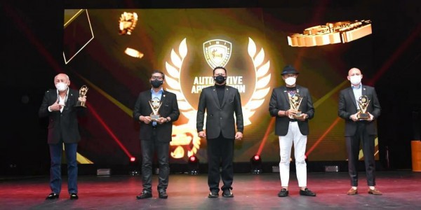 Bamsoet Beri Penghargaan IMI Automotive Appreciation 2021 ke Orang-orang Ini