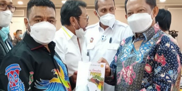 Bahas RUU Otsus, Senator Filep Harap Pemerintah Libatkan MRP/B