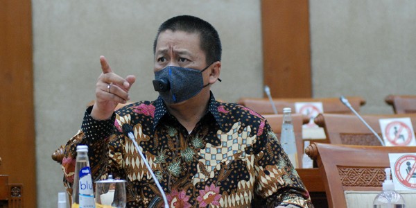 Komisi VI DPR Raker Dengan Dirut Garuda Indonesia