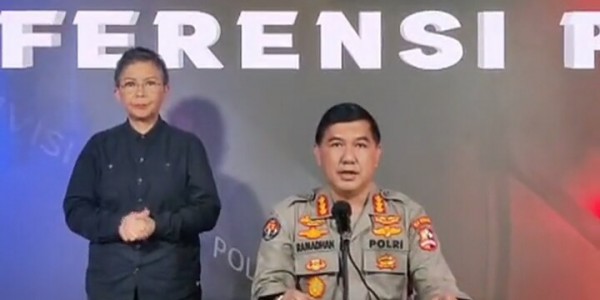 Dua Terduga Teroris Diamankan di Duren Sawit, Senjata Api hingga Belati jadi Barang Bukti