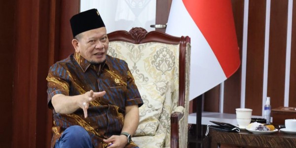 Akan Jadi Vaksin Ketiga, Ketua DPD RI Minta Pemerintah Pastikan Efektivitas Moderna