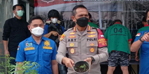 Gunakan Tas Modifikasi, Sekilo Sabu Asal Jaringan Afrika Selatan Disita