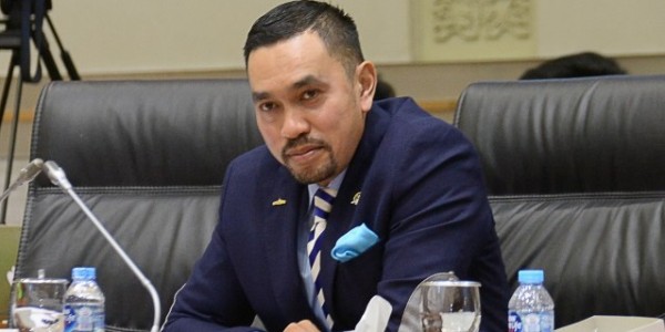 TKA China Masuk RI Saat PPKM, Komisi III DPR: Menkumham Buat Aturan Jangan 'Mencla-mencle'