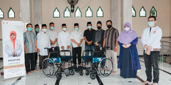 Saat Reses, Anis Salurkan Paket Sembako, Gelar Vaksinasi, Hingga Beri Bantuan Kursi Roda