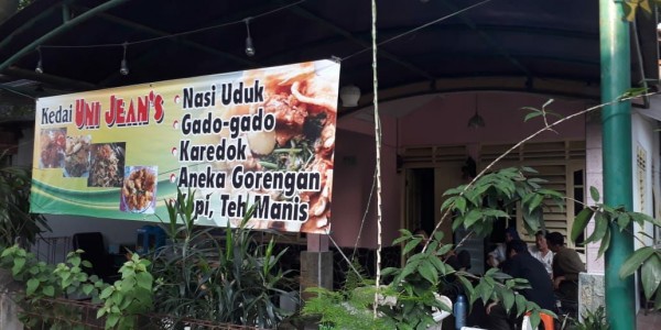 Wow...Gado-gado Uni Jean's Bikin Lidah Bergoyang