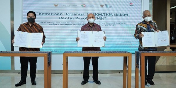 Perkuat Koperasi dan UMKM, Tiga Menteri Jokowi Teken Kerja Sama 