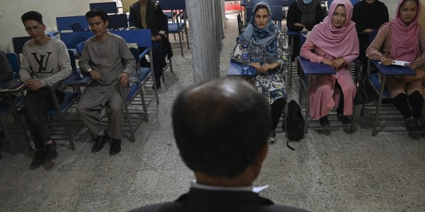 Taliban Bolehkan Wanita Melanjutkan Kuliah