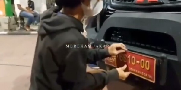Kemudikan Pajero dengan Plat Dinas TNI Palsu, Pemuda di Bulungan Diamankan Polisi