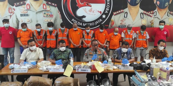 Polisi Bongkar Dua Pabrik Sinte di Kemayoran dan Bandung, Enam Orang Ditangkap